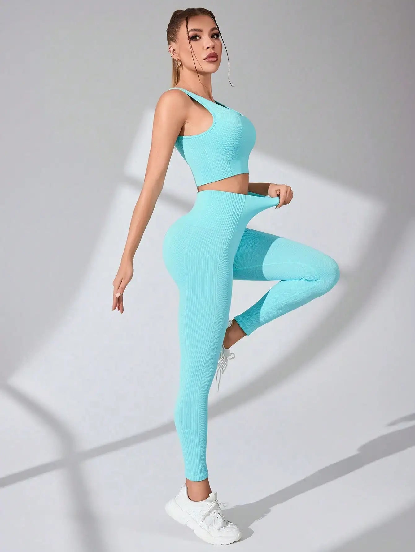Women’s 2-Piece Workout Set – Seamless Yoga Leggings & Sports Bra