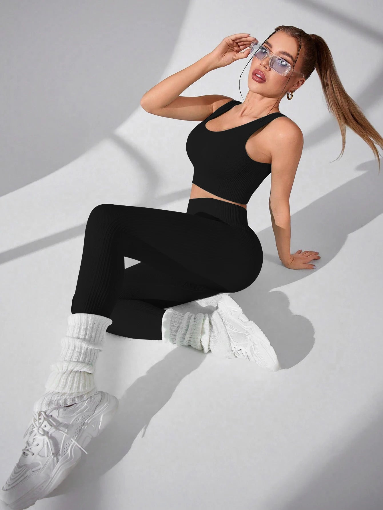 Women’s 2-Piece Workout Set – Seamless Yoga Leggings & Sports Bra